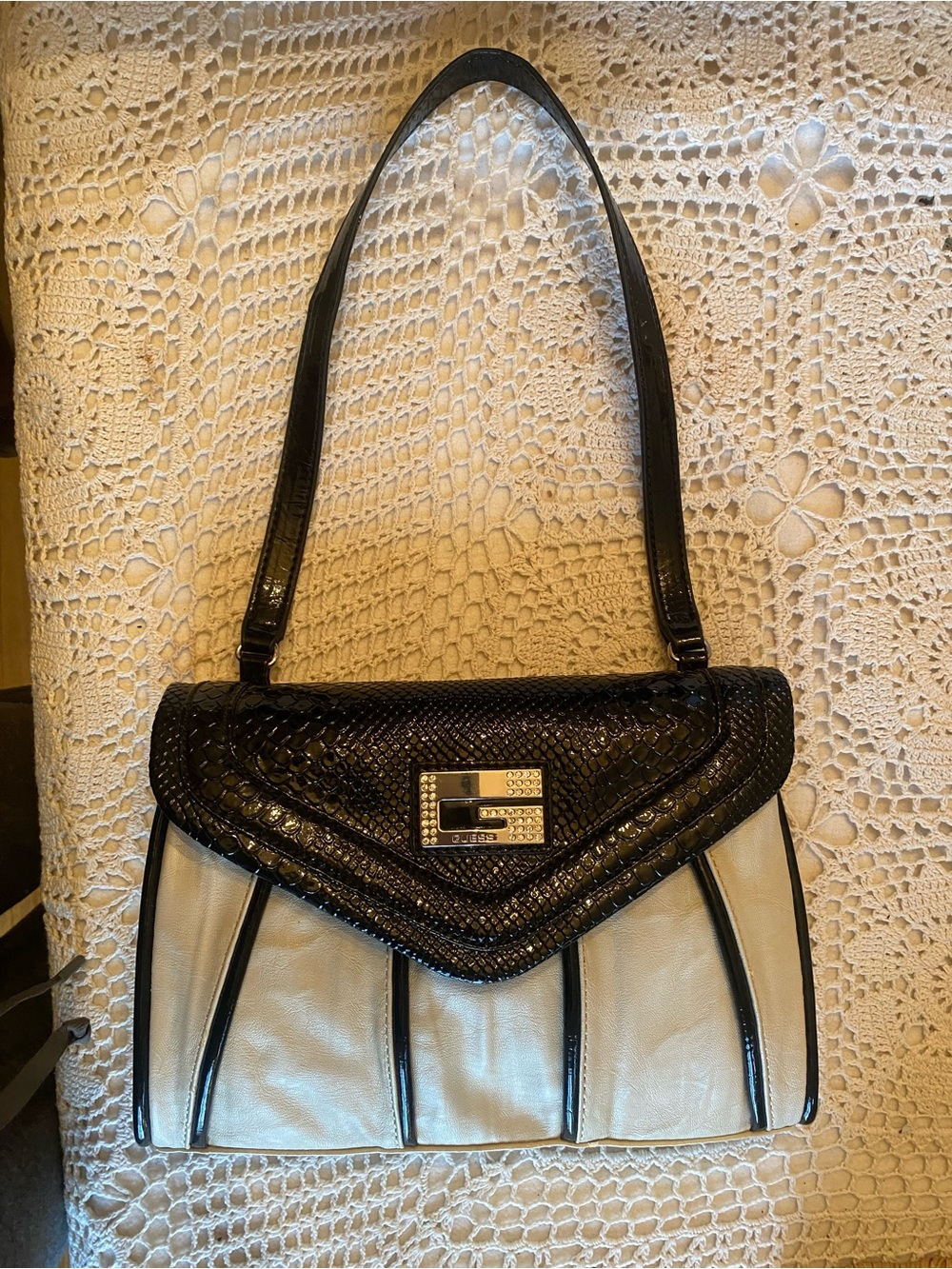 Vintage GUESS Y2K Two-Tone Shoulder Bag Black Faux Snake Skin Cream